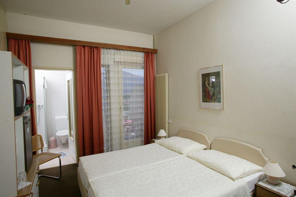@ Home Hotel ロカルノ エクステリア 写真
